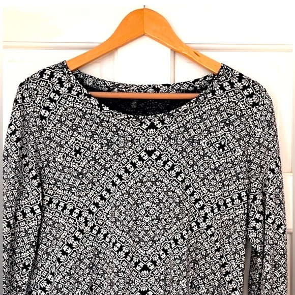 Lucky Brand Tops - Lucky Brand Printed Top Navy and White 3/4 Sleeve Size L